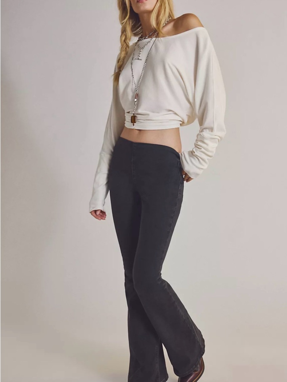 ⭐️Free People Pull On Flare Cords⭐️ - Picture 4 of 11